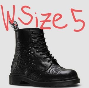 VERY RARE Unknown Pleasures Dr.Marten Boots Size 5